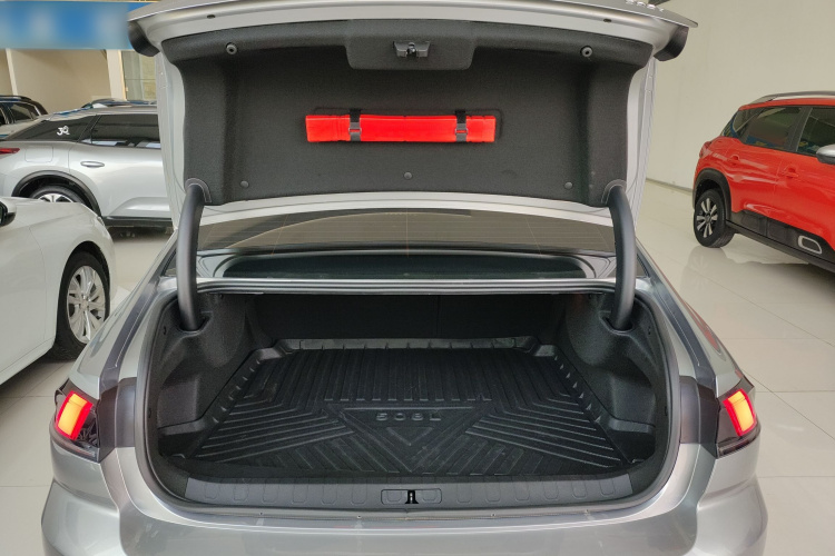 标致508L新能源 2021款 1.6T 插混科技版机舱底盘23