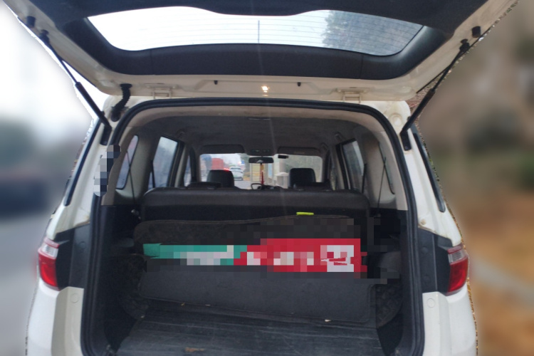 长安凯程 长安欧尚A600 2016款 1.5L 手动精英型7座中控内饰23