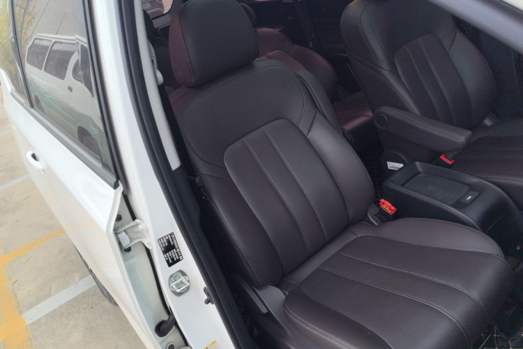 广汽传祺 传祺M6 2019款 270T 自动尊享版（七座）国V局部细节41