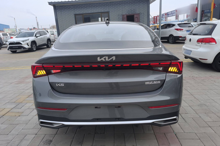 起亚K5 2025款 1.5T 尊贵版车身外观6
