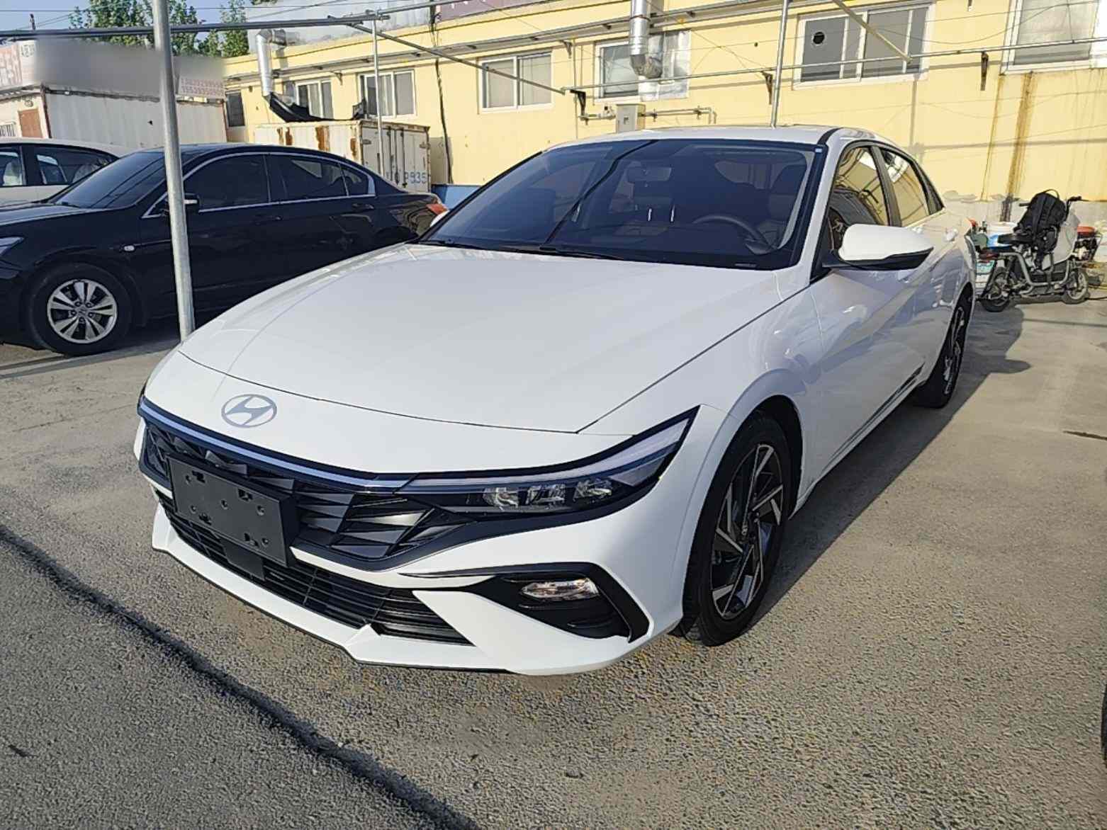 现代 伊兰特 2023款 1.5L CVT GLX精英版(2)