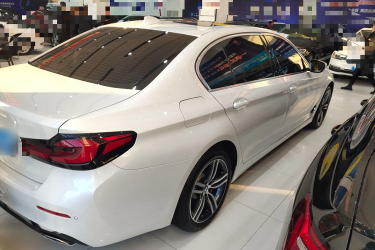 宝马5系 2022款 改款二 530Li xDrive 豪华套装车身外观6005