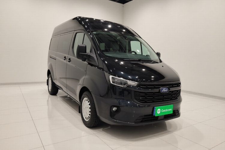 福特 全顺 2023款 2.0T汽油自动多功能商用车中轴中顶5/6座车身外观3