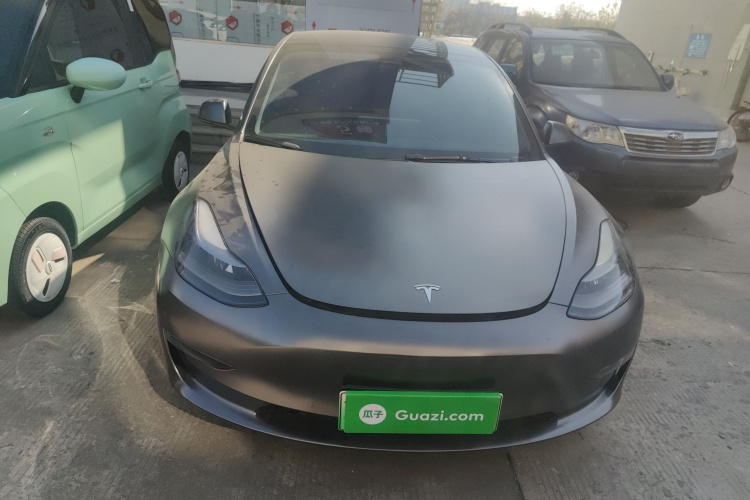 特斯拉 Model 3 2022款 Performance高性能全轮驱动版车身外观2