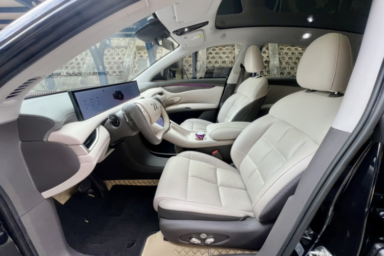 智己汽车 智己LS6 2025款 灵蜥智驾版中控内饰7005