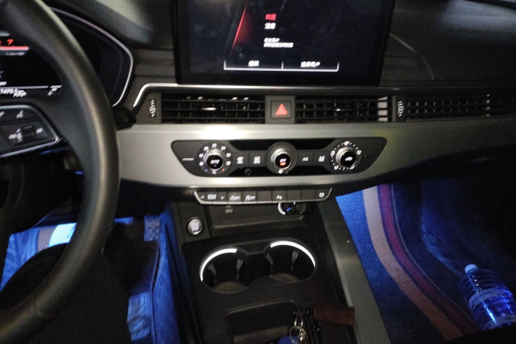 奥迪A4L 2023款 40 TFSI 时尚动感型局部细节16
