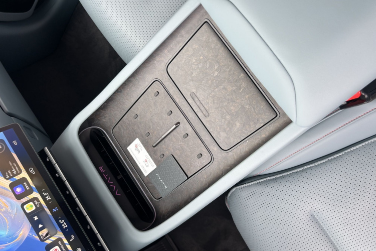 阿维塔12 2024款 700 三激光后驱奢享版中控内饰7015