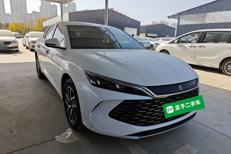 比亚迪 秦L 2024款 DM-i 120KM领先型车身外观3