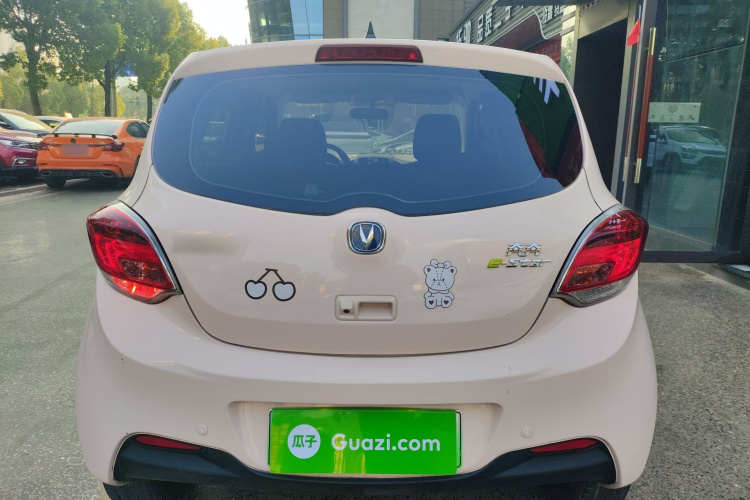 长安欧尚 奔奔E-Star 2021款 国民版 多彩款 磷酸铁锂（31.86kWh）车身外观6