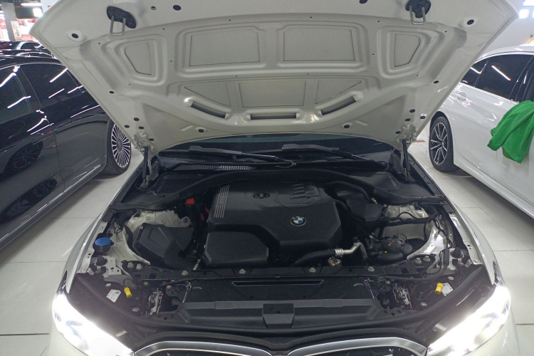 宝马3系 2024款 325Li M运动套装机舱底盘24