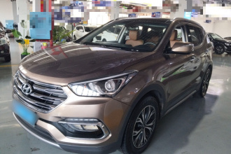 现代 胜达 2017款 2.0T 自动两驱智能型 7座