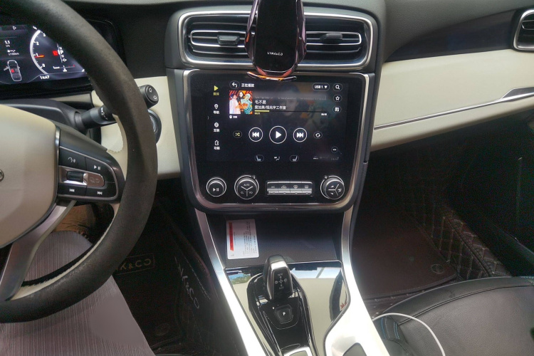 领克01 2017款 2.0T 两驱耀Pro版局部细节16