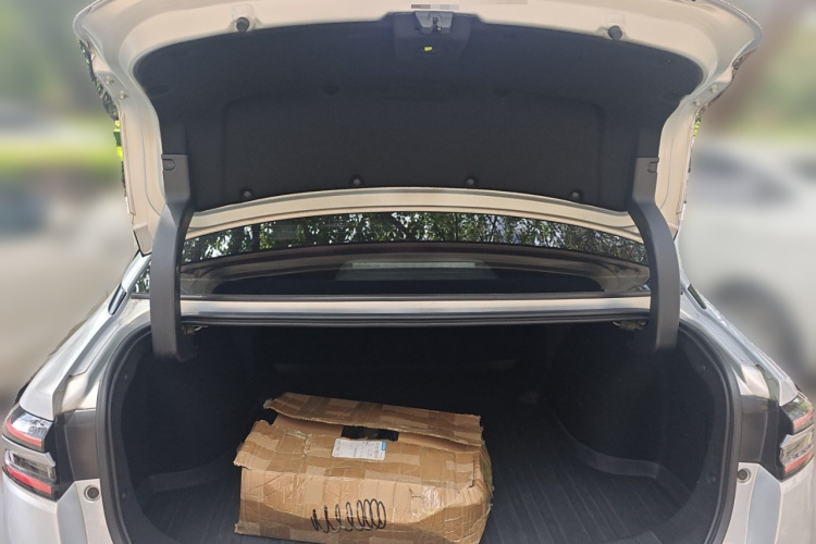 埃安 AION S Plus 2023款 80 科技版 三元锂局部细节23