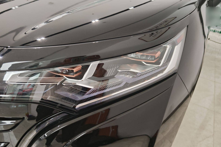 腾势D9 2024款 DM-i 980 四驱尊荣型局部细节36