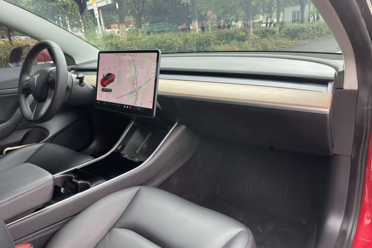 特斯拉 Model 3 2019款 标准续航后驱升级版中控内饰7010