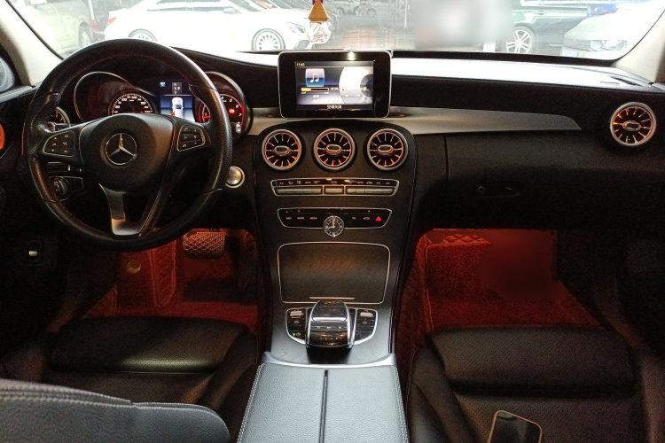奔驰C级 2018款 C 200 L 运动版中控内饰12
