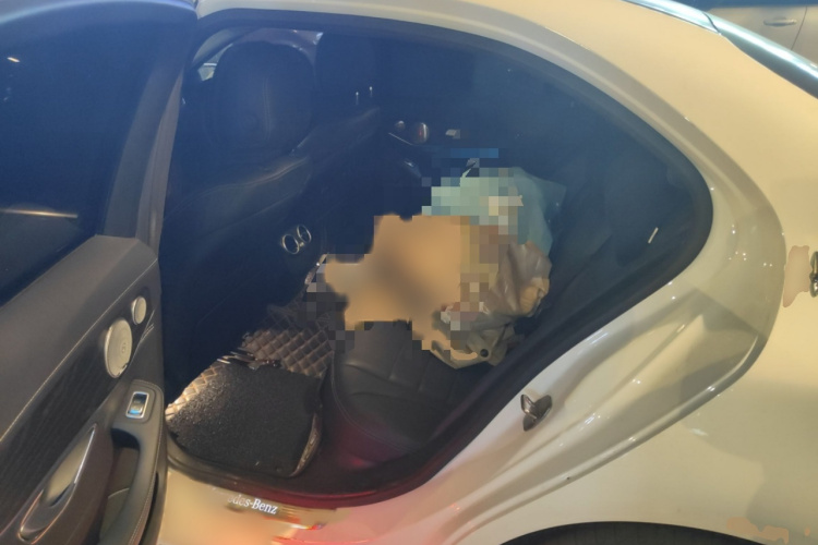 奔驰C级 2018款 C 200 L 运动版中控内饰7004