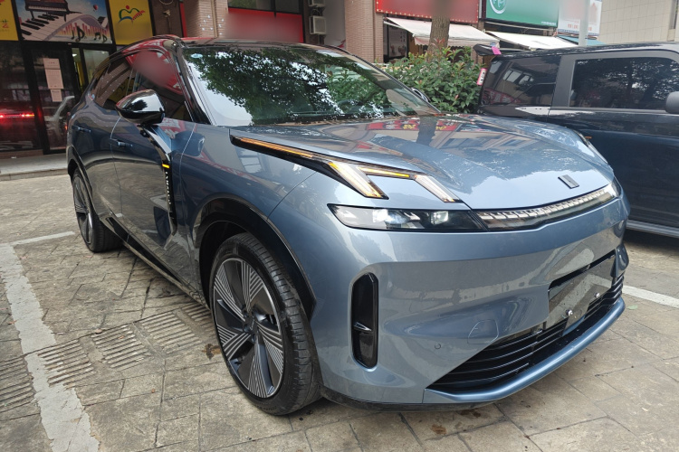 领克08 EM-P 2025款 220km 四驱性能Halo车身外观6002