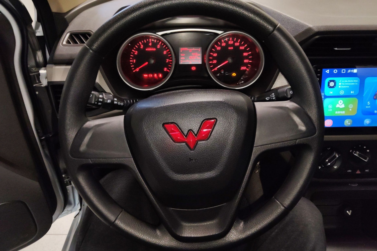 五菱汽车 五菱宏光 2021款 1.5L S标准型LAR局部细节13