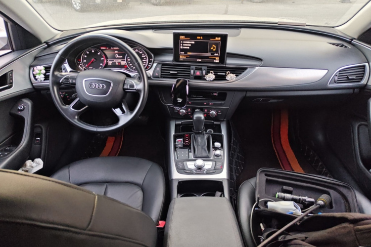 奥迪A6L 2017款 TFSI 技术型中控内饰12