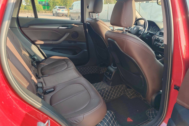 宝马X1 2018款 sDrive18Li 尊享型中控内饰7008