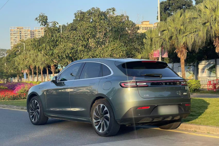 鸿蒙智行 问界M5 2022款 增程四驱旗舰版车身外观4