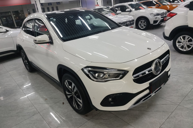 奔驰GLA 2023款 GLA 220车身外观3
