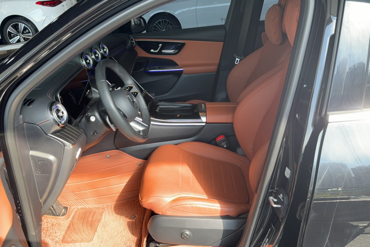 奔驰GLC 2024款  改款 GLC 260 L 4MATIC 豪华型 5座局部细节19