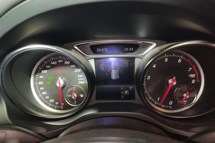 奔驰GLA 2019款 GLA 200 时尚型局部细节14