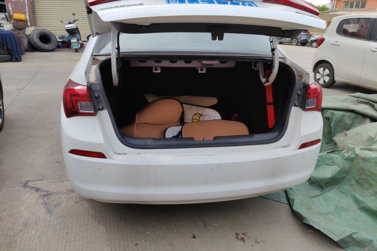 别克 凯越 2018款 15N CVT精英型局部细节23