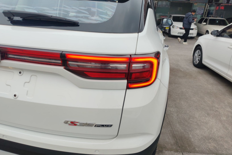 长安CS35PLUS 2018款 1.6L 自动畅联版 国V车身外观9