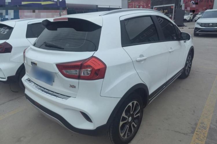 吉利汽车 远景X3 2017款 1.5L 自动尊贵型车身外观7