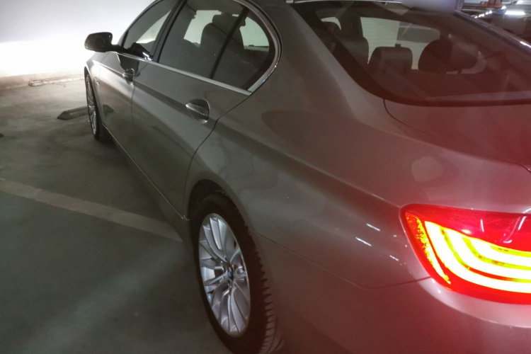 宝马5系 2014款 525Li 豪华设计套装车身外观4