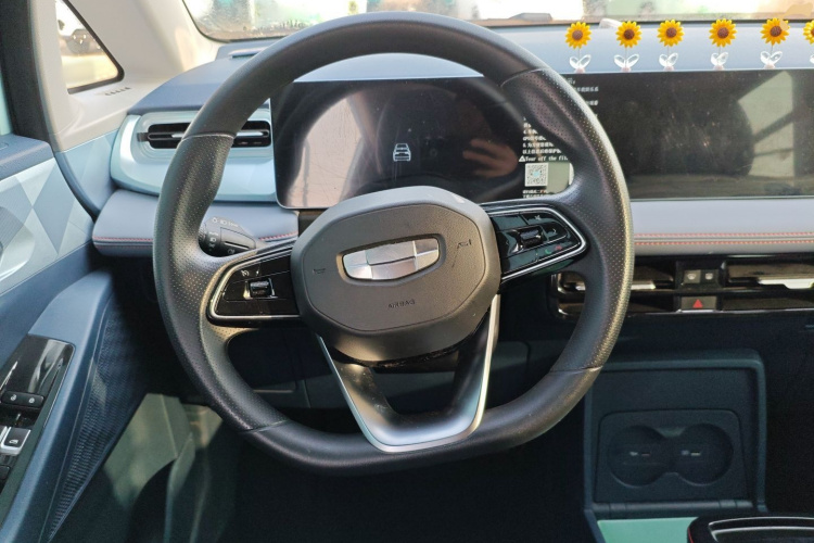 吉利几何E萤火虫 2022款 401KM 玲珑虎 4座局部细节13