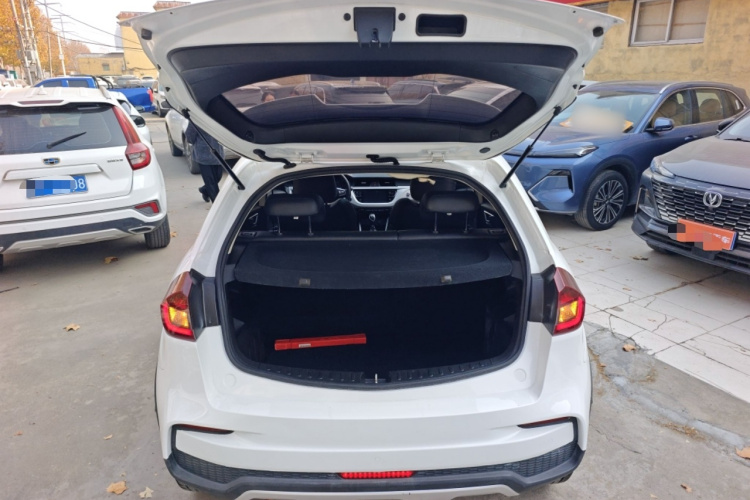 吉利汽车 远景X3 2020款 1.5L CVT尊贵型机舱底盘23