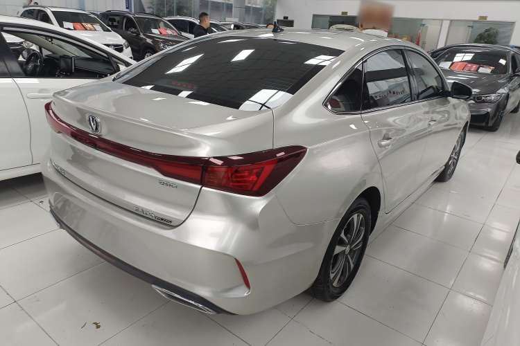 长安 逸动 2023款 畅享版 PLUS 蓝鲸NE 1.4T GDI DCT尊贵版车身外观7