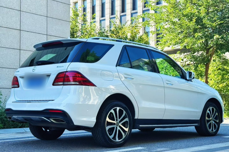 奔驰GLE 2016款 GLE 320 4MATIC 豪华型车身外观6002