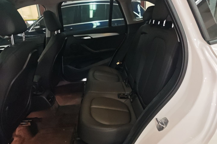 宝马X1 2019款 sDrive18Li 时尚型中控内饰7004