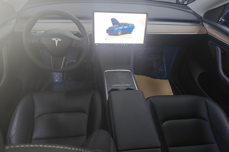特斯拉 Model Y 2022款 改款 后轮驱动版中控内饰12