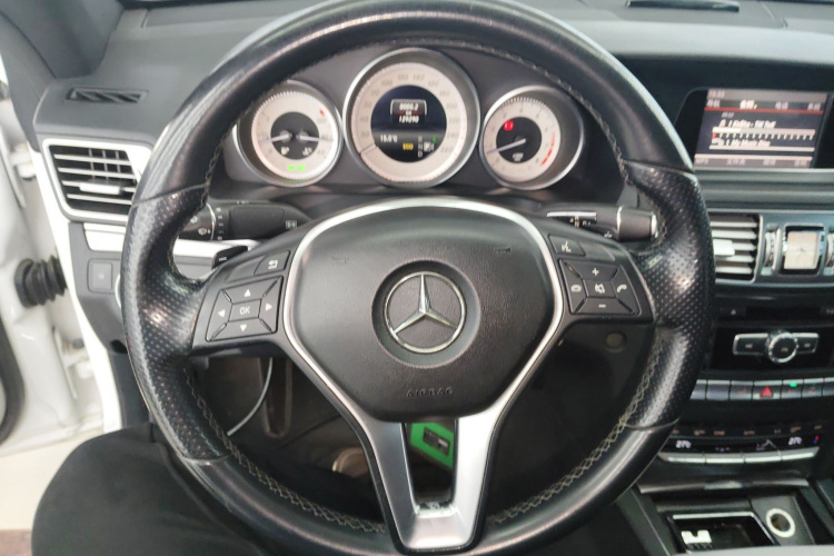 奔驰E级(进口) 2014款 E 200 轿跑版中控内饰13