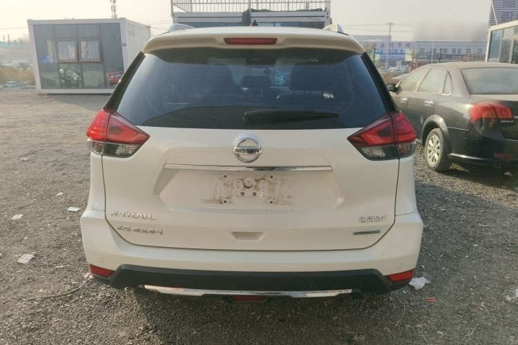 日产 奇骏 2019款 2.5L CVT智联豪华版 4WD车身外观6