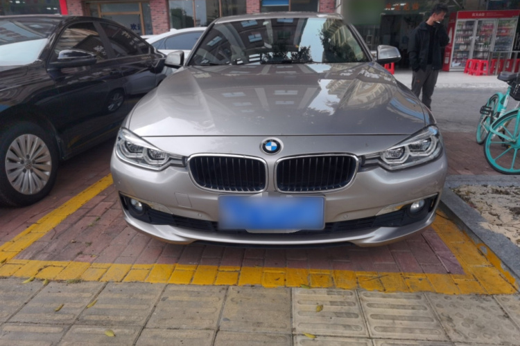 宝马3系 2017款 320Li 时尚型车身外观2