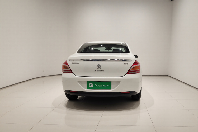 标致308 2014款 乐享版 经典 1.6L 手动风尚型车身外观6