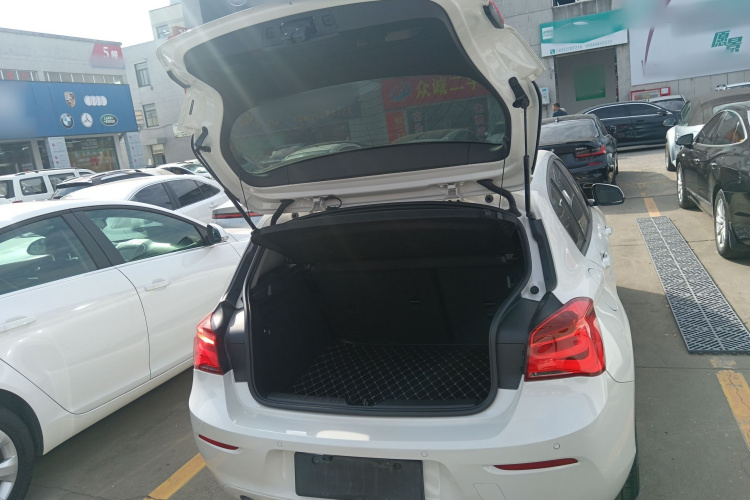 宝马1系(进口) 2016款 118i 领先型局部细节23