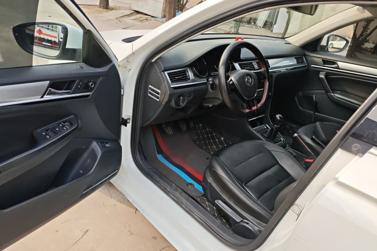 大众 宝来 2017款 1.6L 手动舒适型中控内饰7003