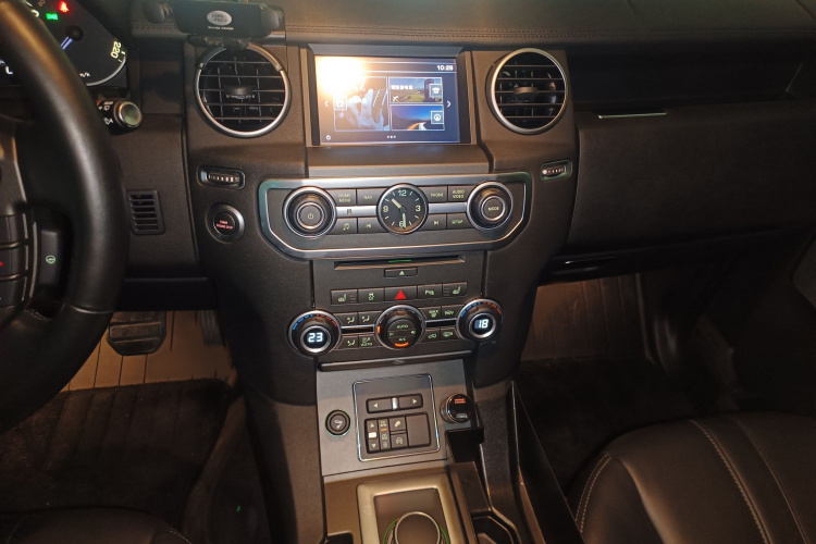 路虎 发现 2016款 3.0 SC 曜黑典藏版 HSE局部细节16