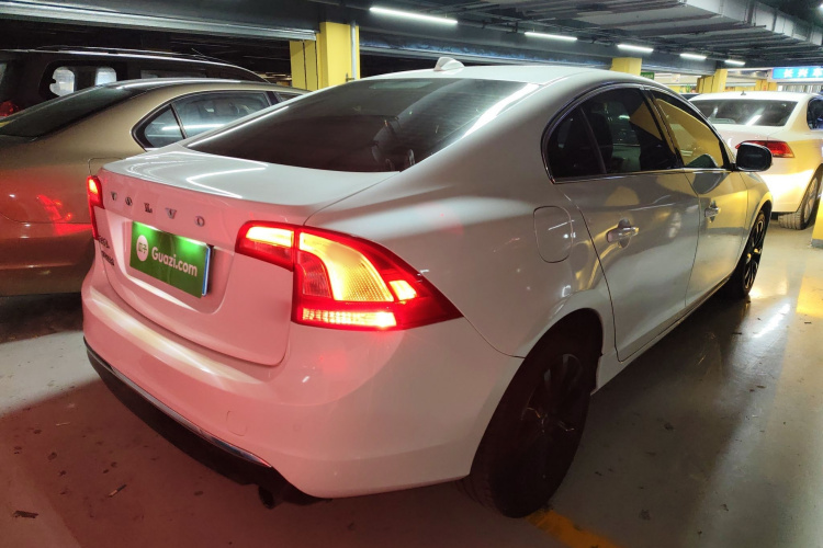 沃尔沃S60 2019款 S60L 改款 T5 智进进阶版车身外观7