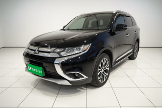 三菱 欧蓝德 2016款 2.4L 四驱豪华版 7座