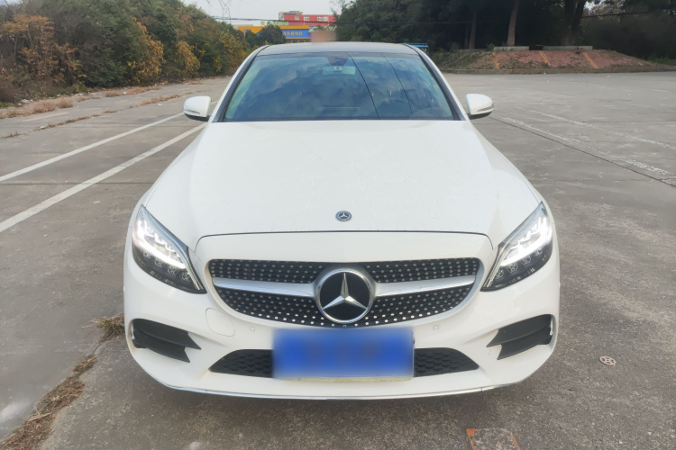 奔驰C级 2020款 改款 C 260 L 运动版车身外观2