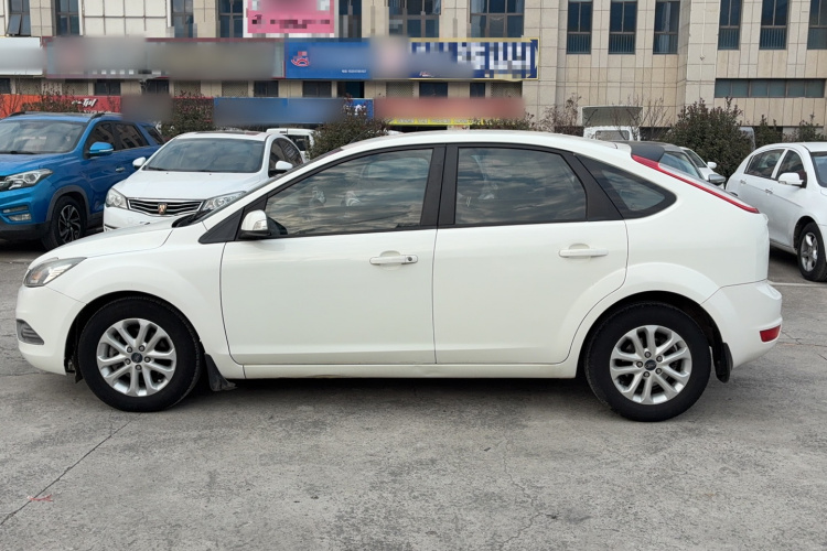 福特 福克斯 2013款 两厢经典 1.8L 手动基本型车身外观6003